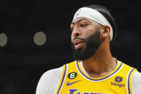 南宫NG28体育-湖人爆发新星，刷新队史纪录刷新纪录，浓眉哥球队迎来希望！